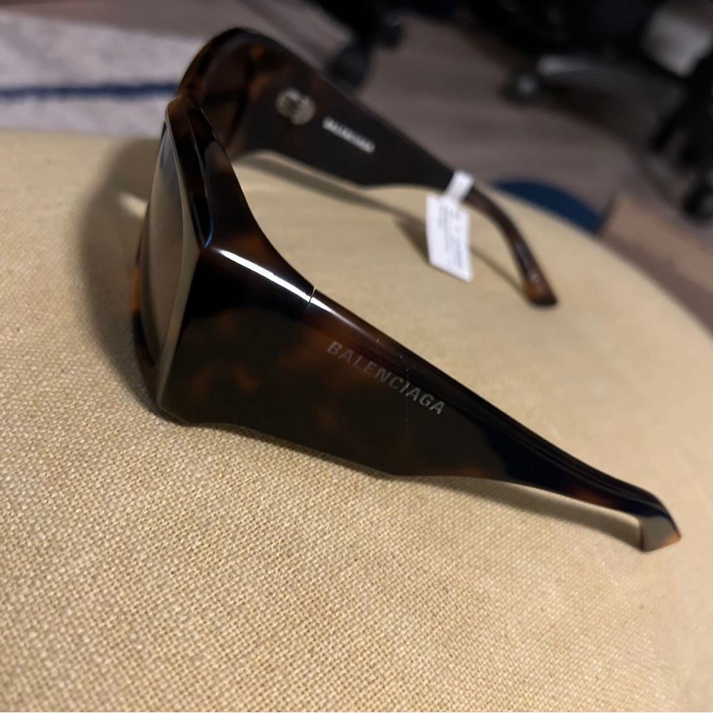 Balenciaga Sunglasses - Picture 2 of 8